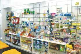 ゆったり座っていただけるソファーをご用意しております。